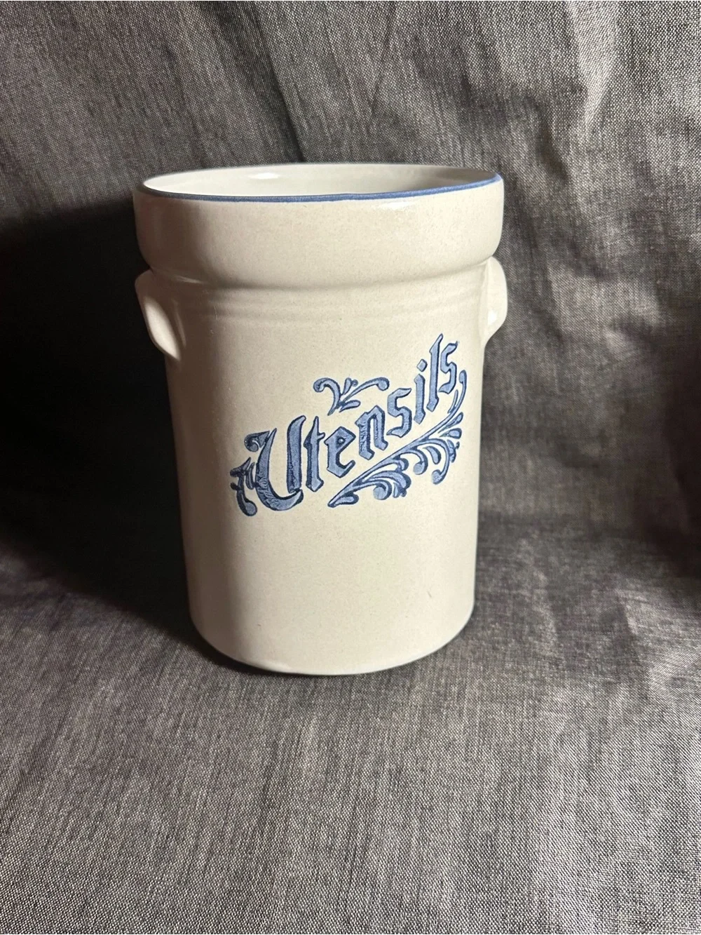 Pfaltzgraff Cream and Blue Utensil Crock